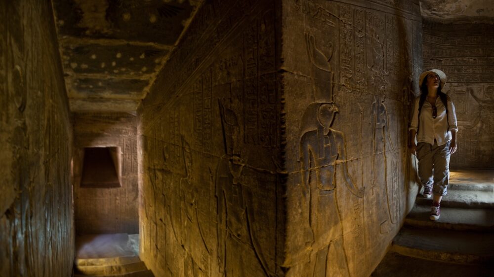 Egypt-inside-tomb