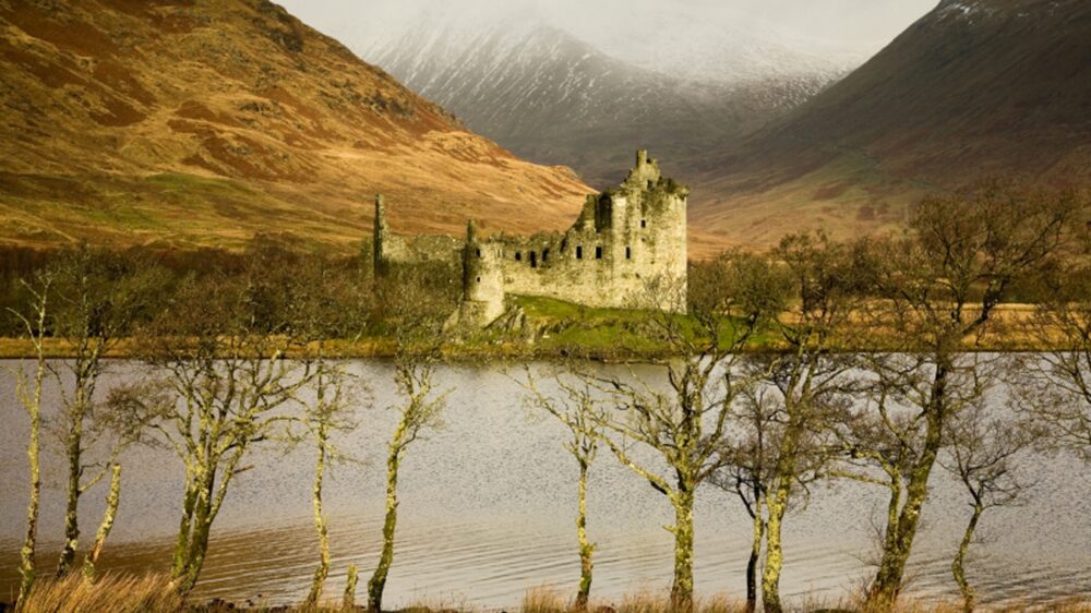 X-kilchurn-castle-argyll-scotland